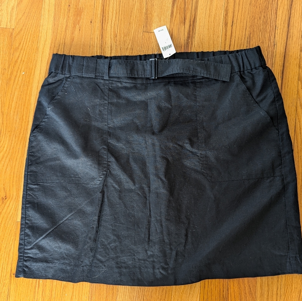 Black linen pull on  belted skirt L